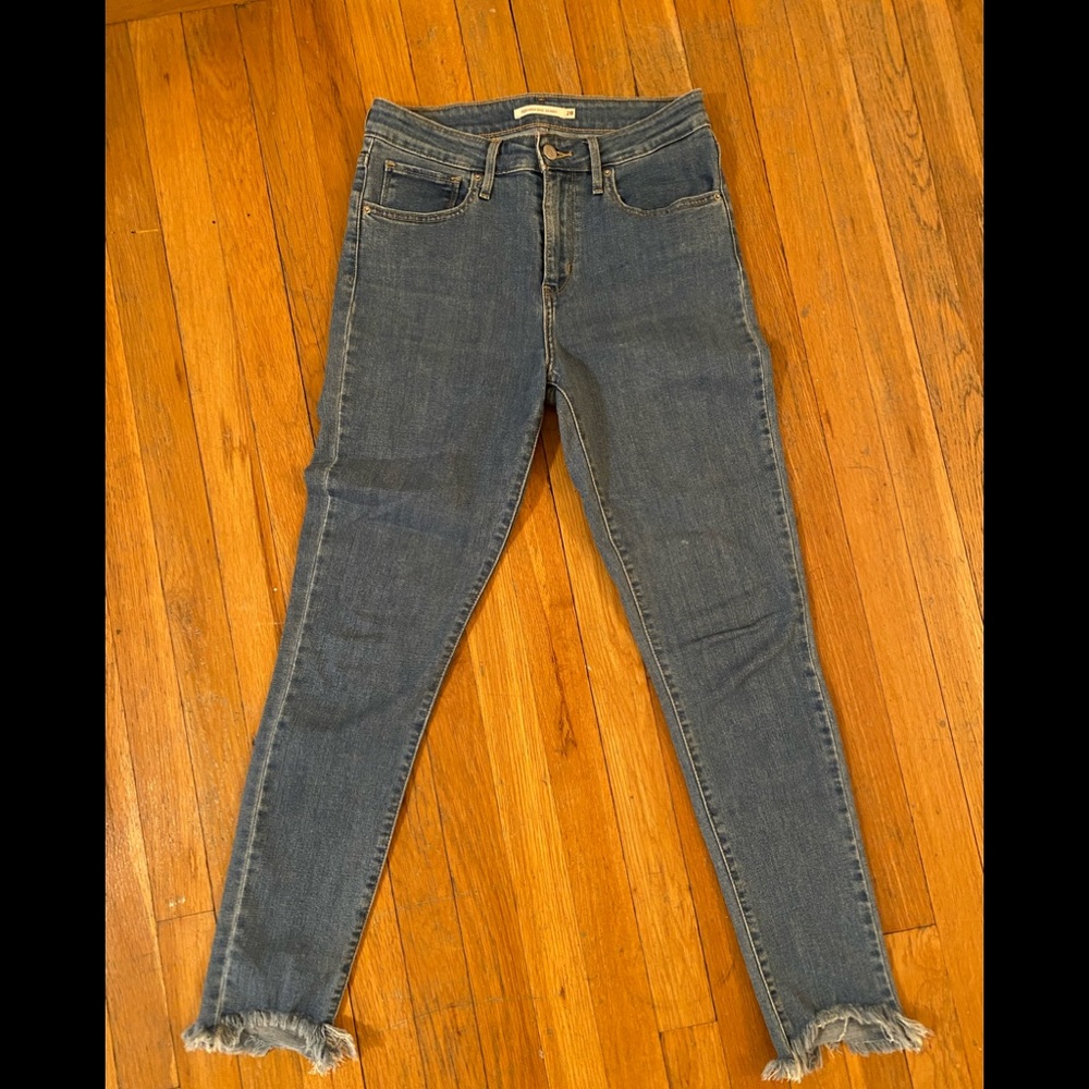 Levis 721 High Rise Skinny Jeans